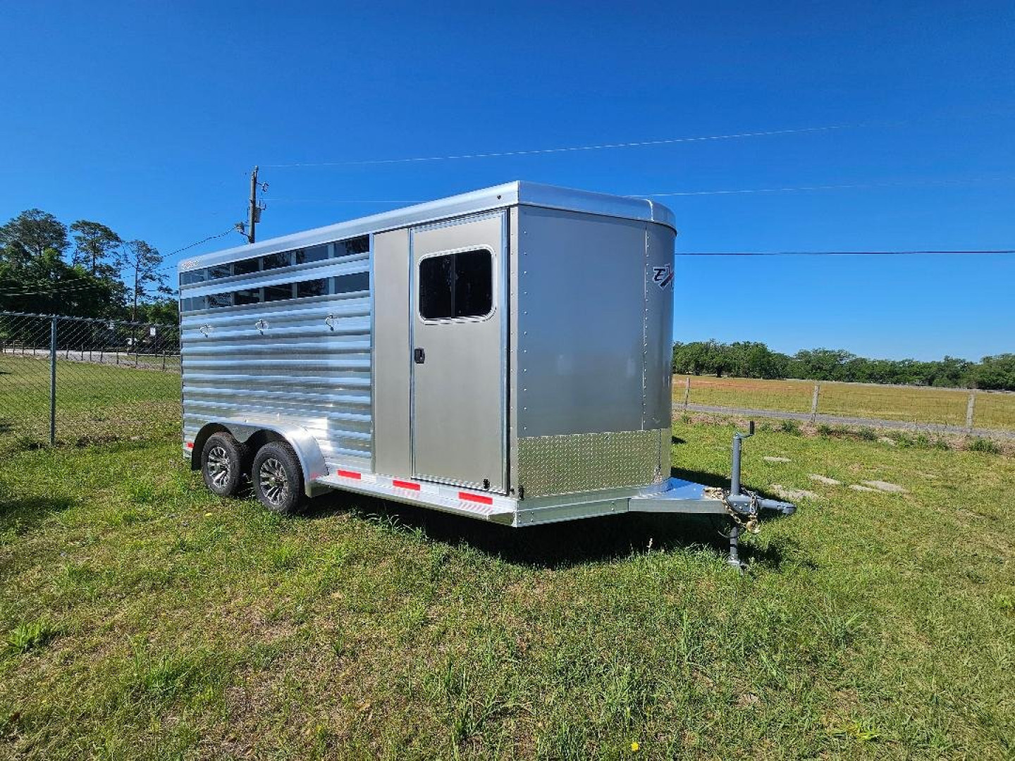 New 2025 EXISS TRAILERS 3H Express CXF Edition Horse Trailer