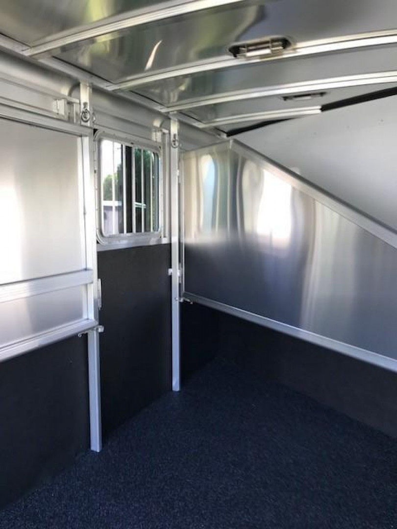 New 2025 Exiss Express 3H SS Edition BP Horse Trailer