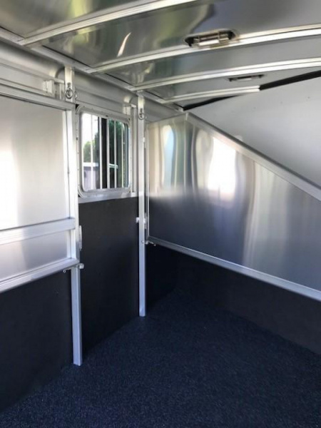 New 2025 Exiss Express 3H SS Edition BP Horse Trailer