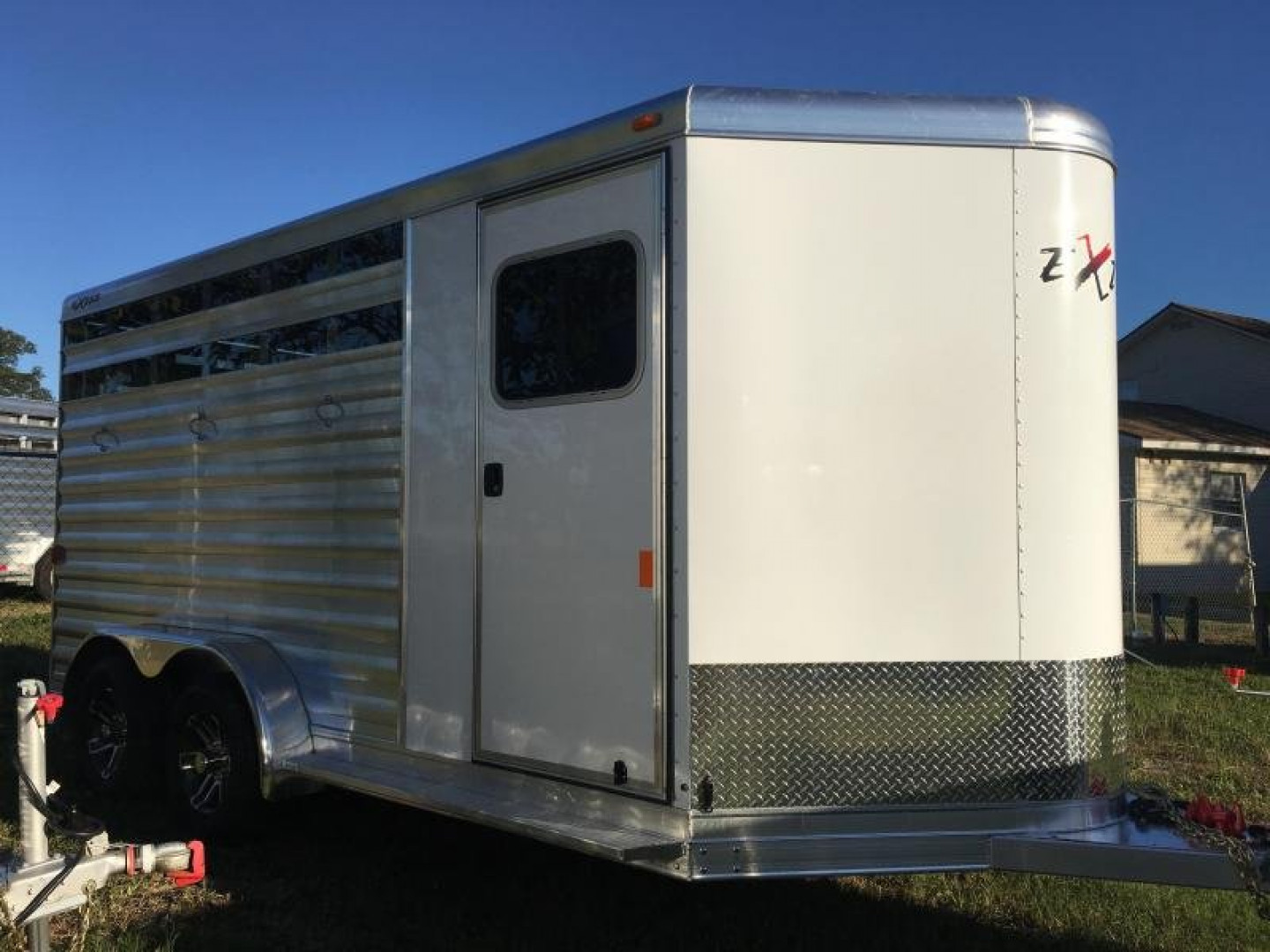 New 2025 EXISS TRAILERS 3H Express CXF Edition Horse Trailer