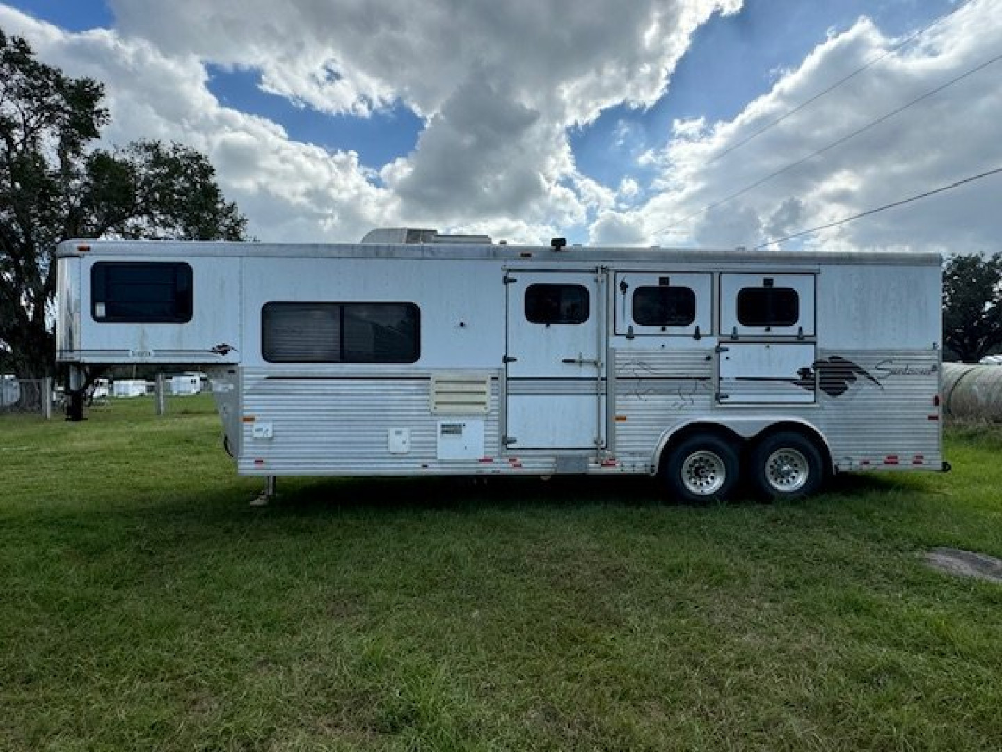 Used 1998 Sundowner Trailers 3H 9' LQ Horse Trailer