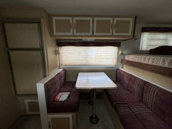 Used 1998 Sundowner Trailers 3H 9' LQ Horse Trailer