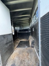 Used 1998 Sundowner Trailers 3H 9' LQ Horse Trailer