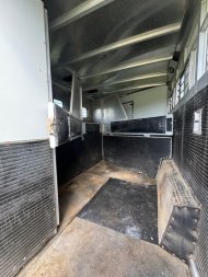 Used 1998 Sundowner Trailers 3H 9' LQ Horse Trailer