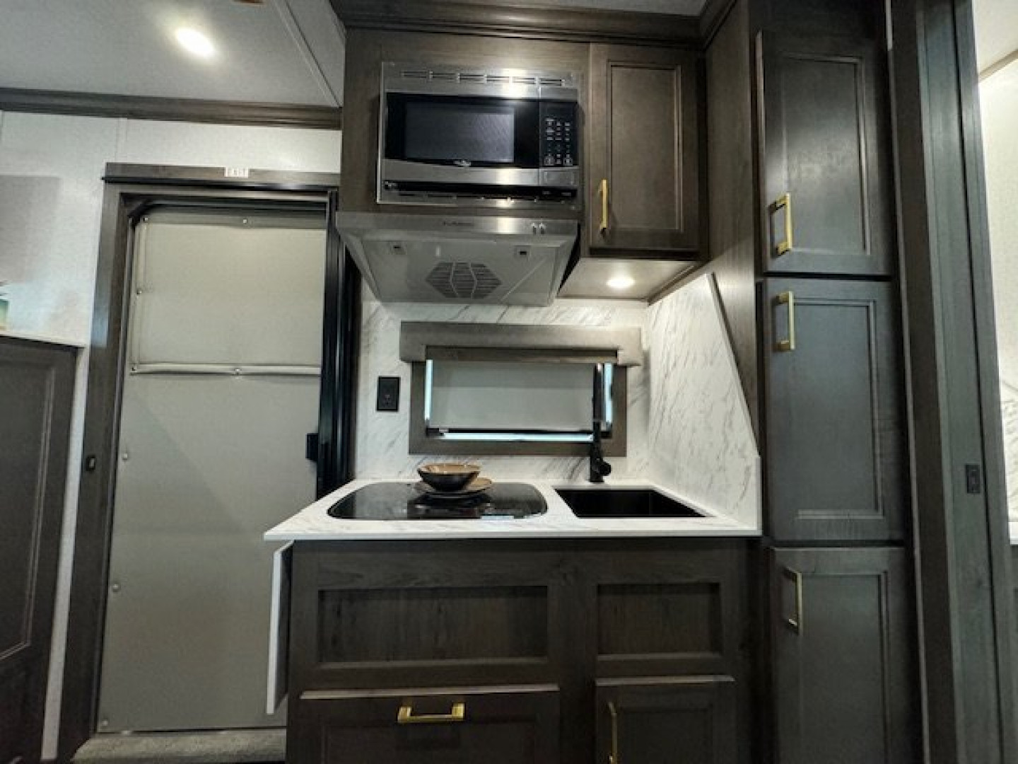 New 2024 EXISS TRAILERS Escape 7410 LQ Horse Trailer