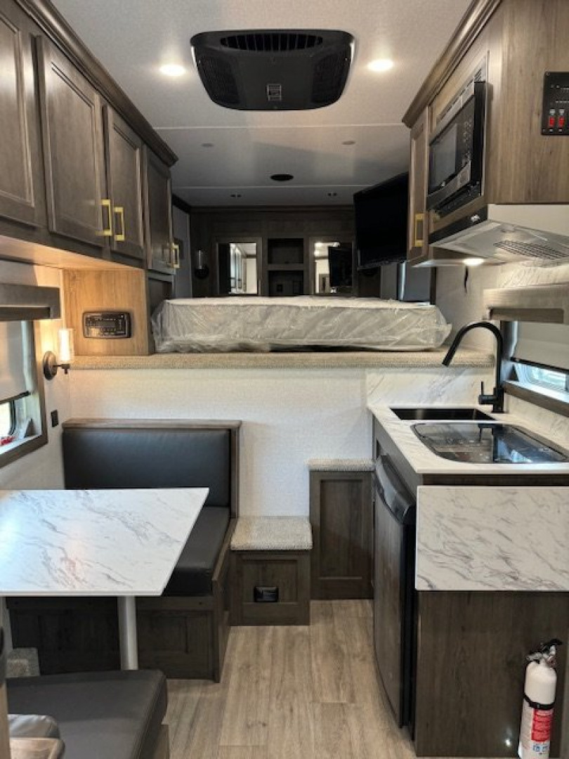 New 2024 EXISS TRAILERS Escape 7308 3H LQ IN STOCK Horse Trailer
