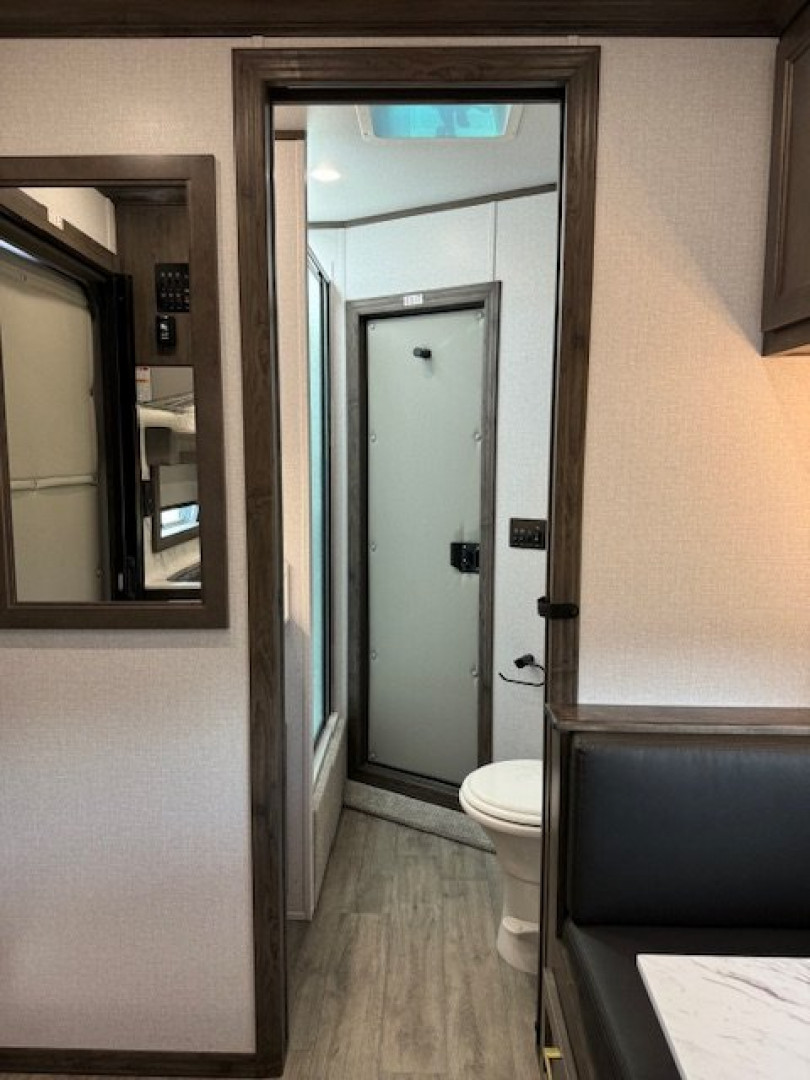 New 2024 EXISS TRAILERS Escape 7308 3H LQ IN STOCK Horse Trailer