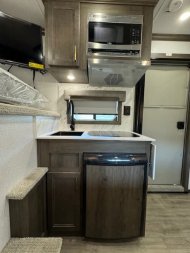 New 2024 EXISS TRAILERS Escape 7308 3H LQ IN STOCK Horse Trailer