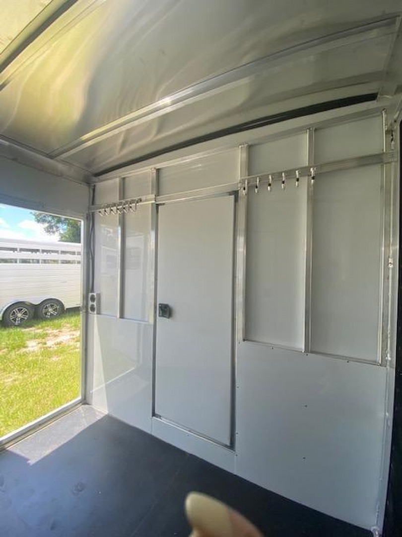 New 2023 SUNDOWNER TRAILERS Rancher Stock Combo 10.5 LQ W/ Mid Tack IN STOCK Stock / Stock Combo Trailer