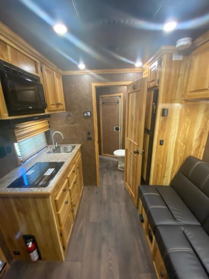 New 2023 SUNDOWNER TRAILERS Rancher Stock Combo 10.5 LQ W/ Mid Tack IN STOCK Stock / Stock Combo Trailer