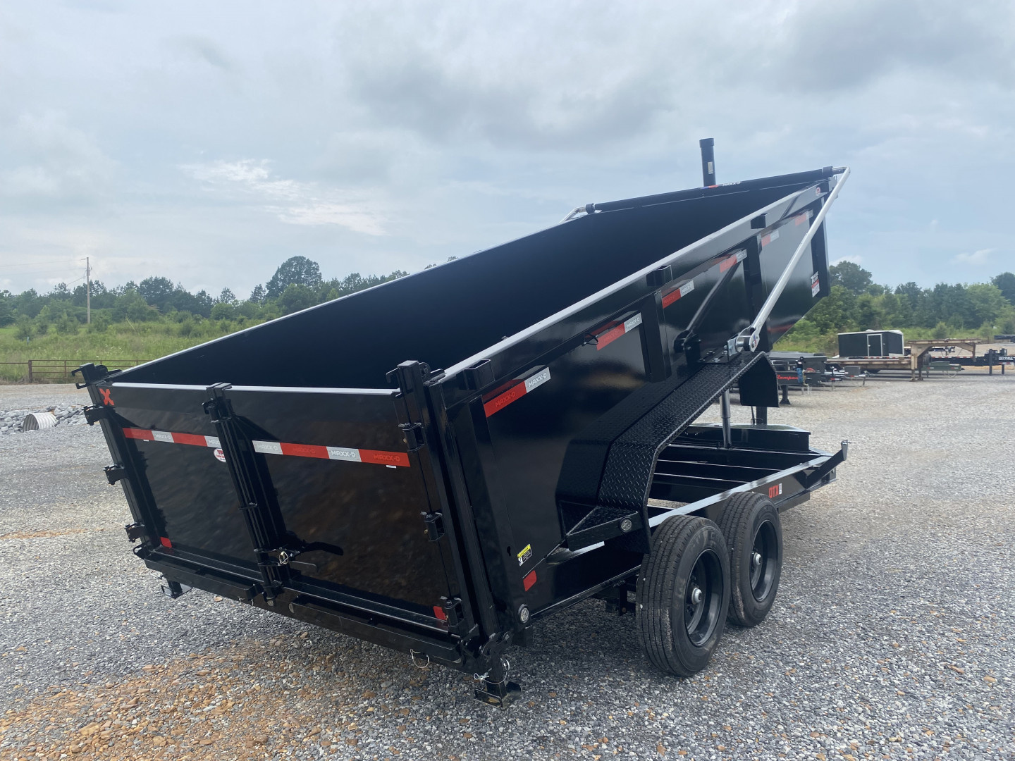 New 2026 MAXXD Dump Trailer | 16' x 83' 17.5K GVWR