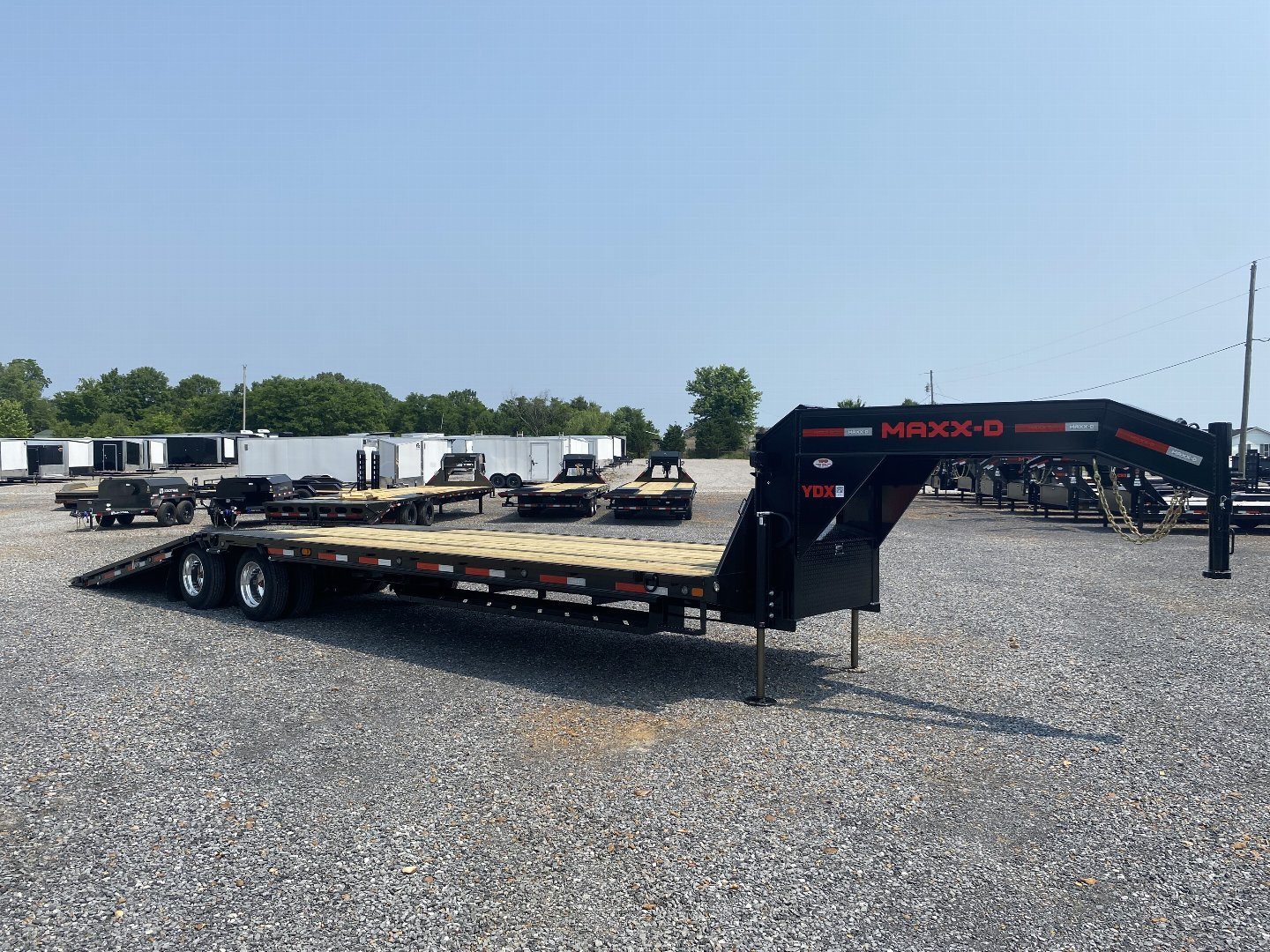 New 2026 MAXXD 102"X34' 30k Hyd Dove Gooseneck Trailer *22K Winch*
