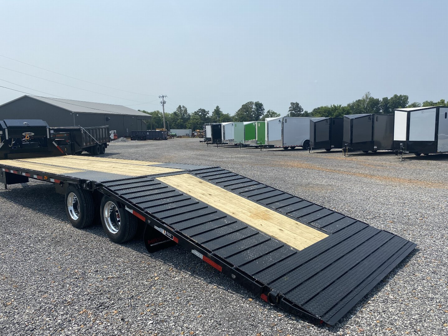New 2026 MAXXD 102"X34' 30k Hyd Dove Gooseneck Trailer *22K Winch*