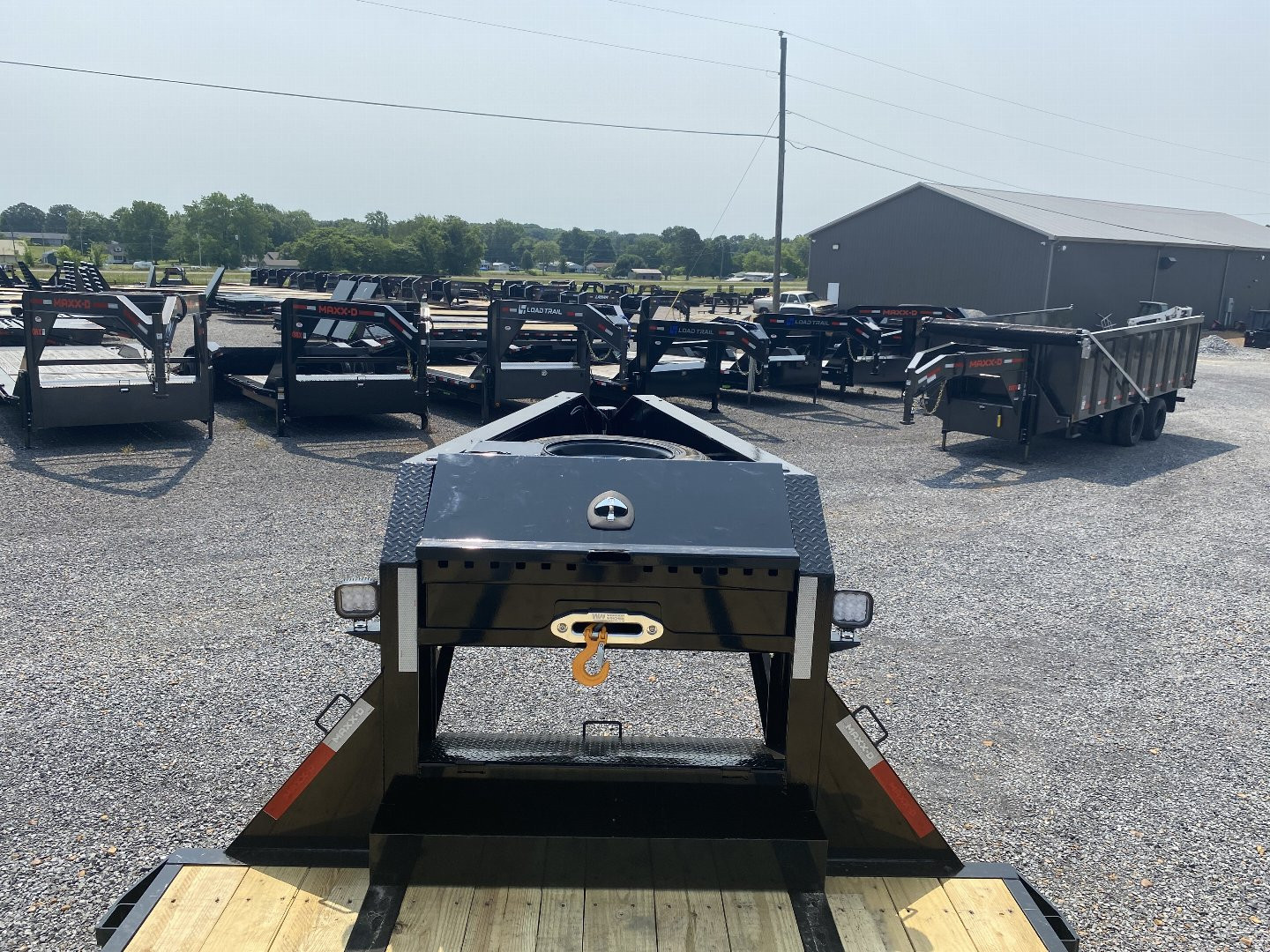 New 2026 MAXXD 102"X34' 30k Hyd Dove Gooseneck Trailer *22K Winch*