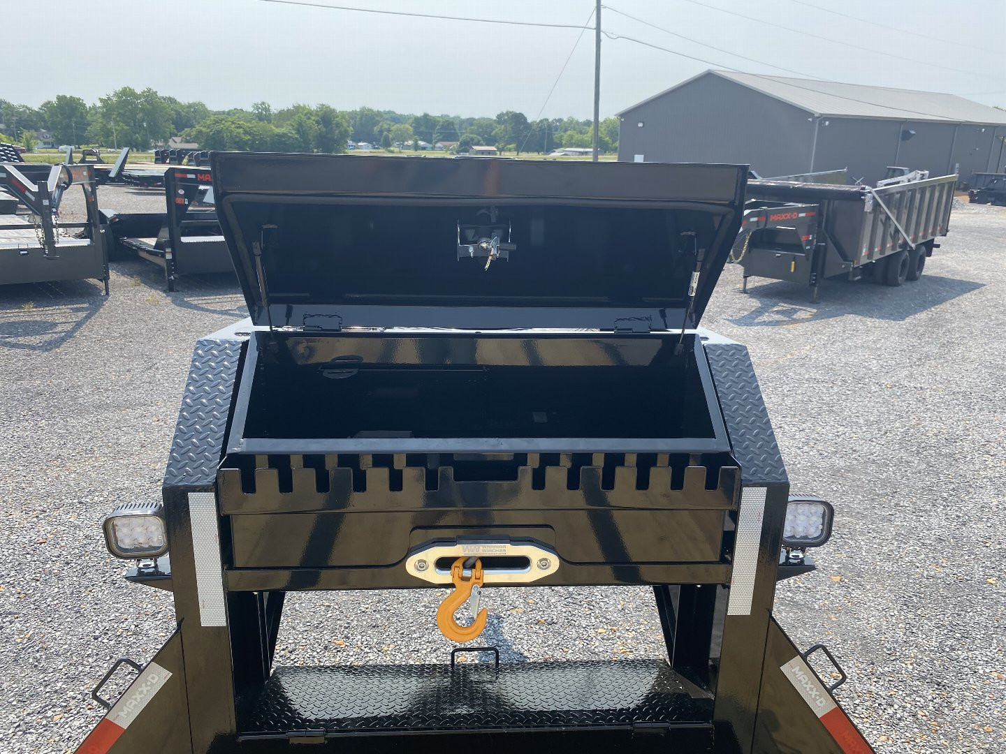 New 2026 MAXXD 102"X34' 30k Hyd Dove Gooseneck Trailer *22K Winch*