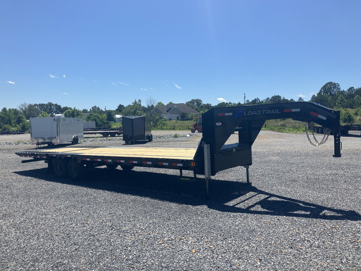 New 2025 Load Trail 102"X30' 16K Hyd Dove Gooseneck Trailer