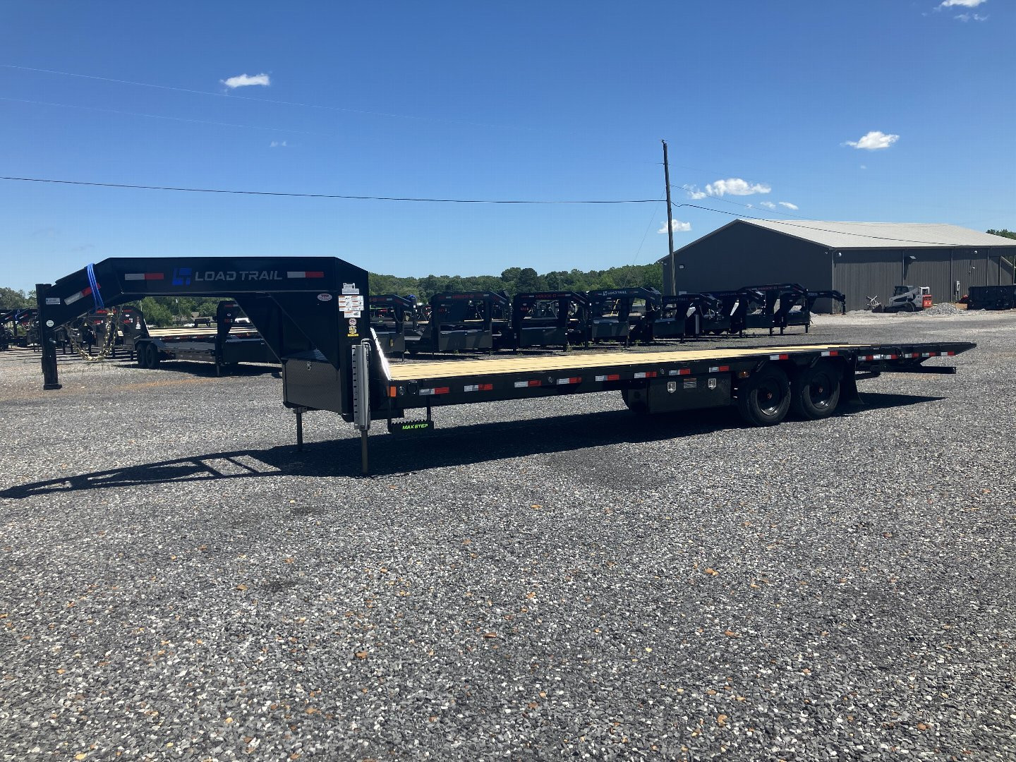 New 2025 Load Trail 102"X30' 16K Hyd Dove Gooseneck Trailer