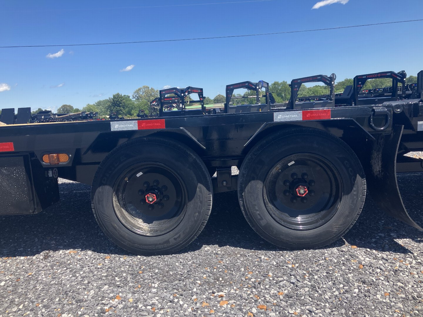 New 2025 Load Trail 102"X30' 16K Hyd Dove Gooseneck Trailer