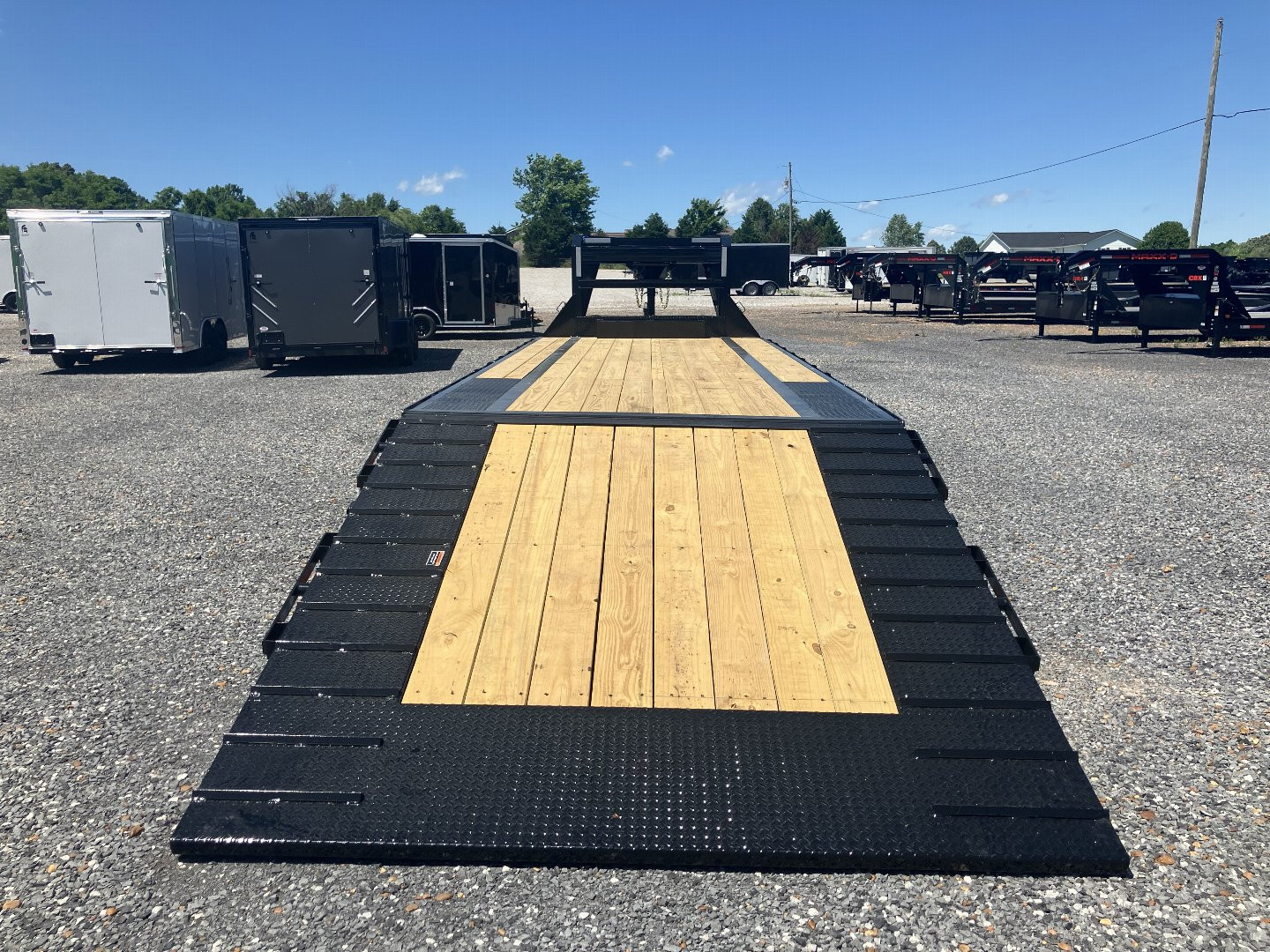 New 2025 Load Trail 102"X30' 16K Hyd Dove Gooseneck Trailer