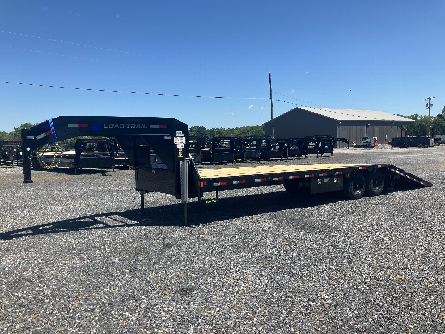 New 2025 Load Trail 102"X30' 16K Hyd Dove Gooseneck Trailer