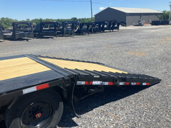 New 2025 Load Trail 102"X30' 16K Hyd Dove Gooseneck Trailer