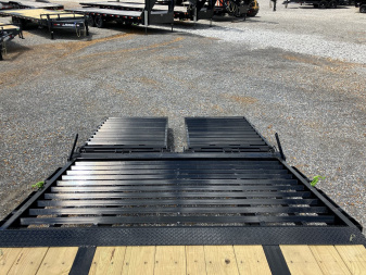 New 2025 Load Trail Gooseneck Flatbed Trailer | 102" x 30' GVWR