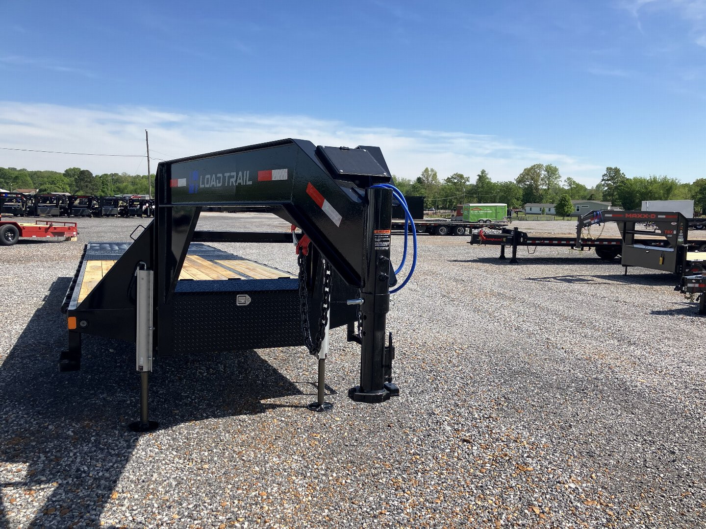 New 2025 Load Trail 102"X32' 30K Hyd Dove Gooseneck Trailer