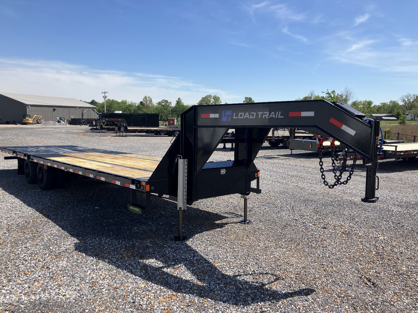 New 2025 Load Trail 102"X32' 30K Hyd Dove Gooseneck Trailer