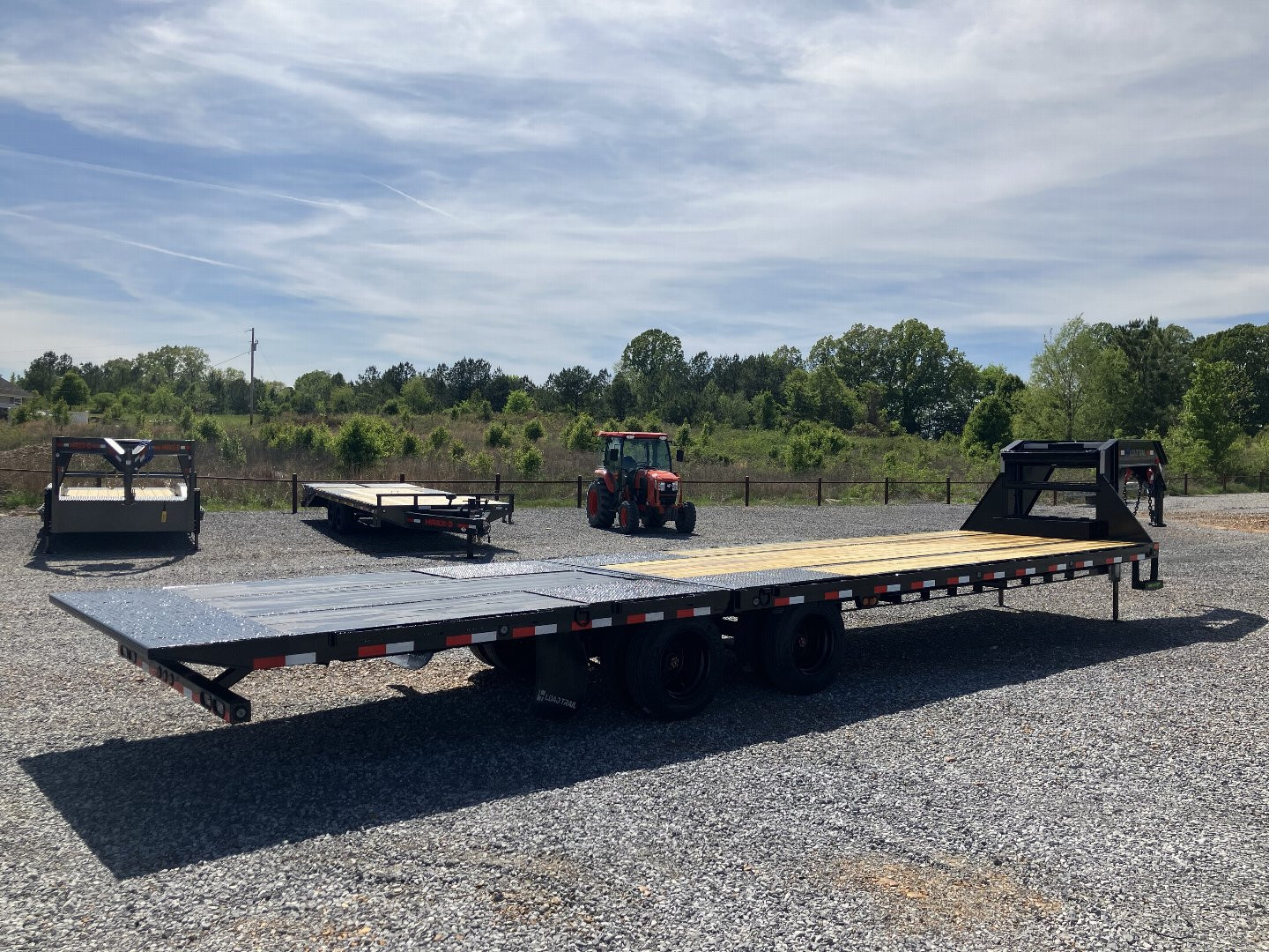 New 2025 Load Trail 102"X32' 30K Hyd Dove Gooseneck Trailer