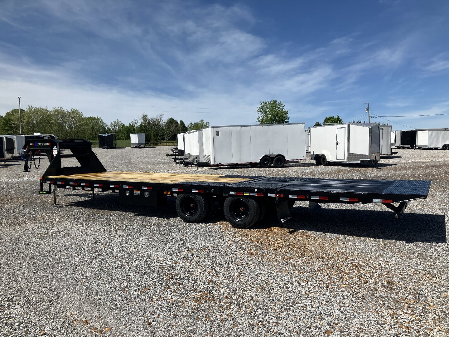 New 2025 Load Trail 102"X32' 30K Hyd Dove Gooseneck Trailer