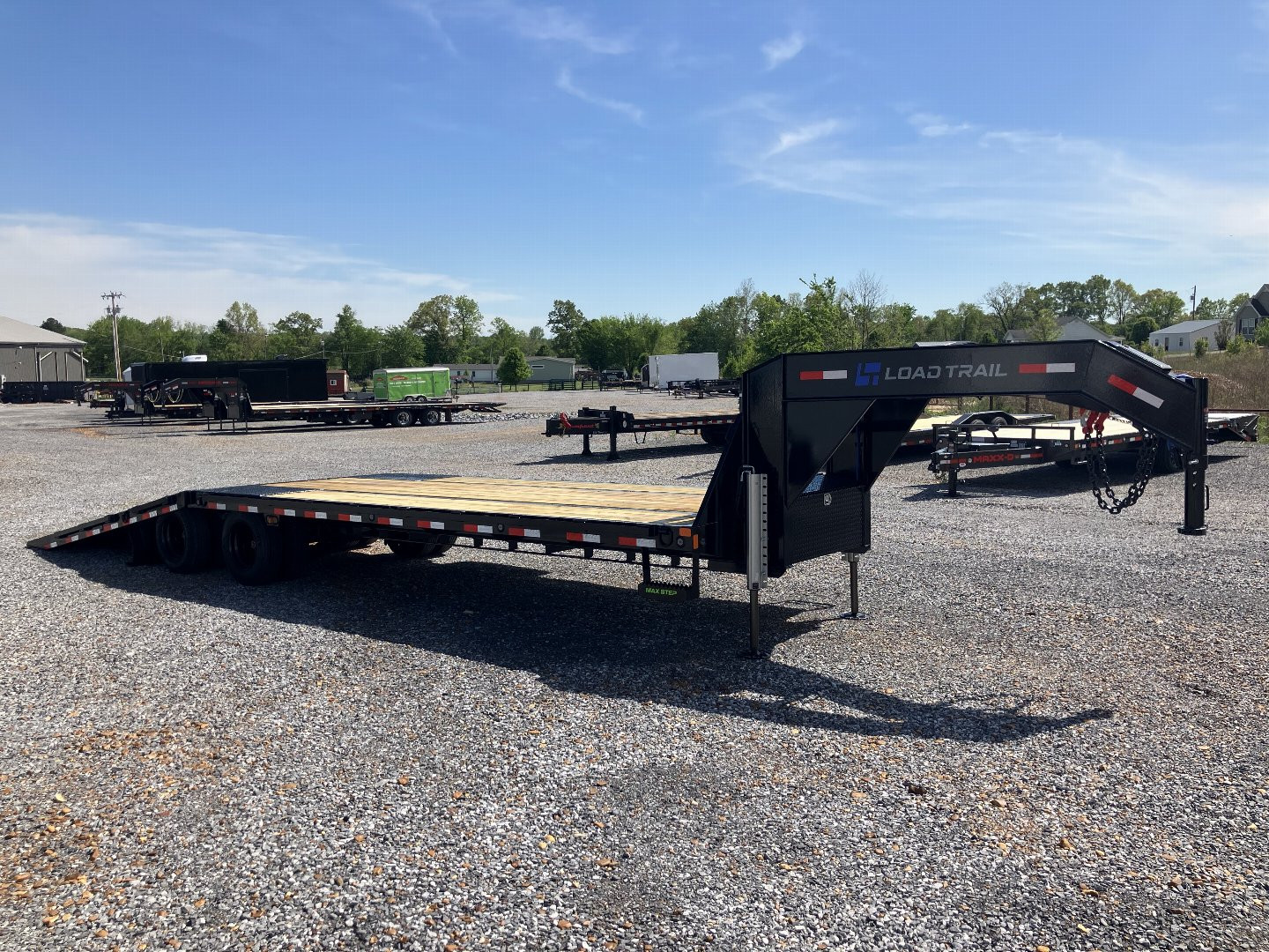 New 2025 Load Trail 102"X32' 30K Hyd Dove Gooseneck Trailer