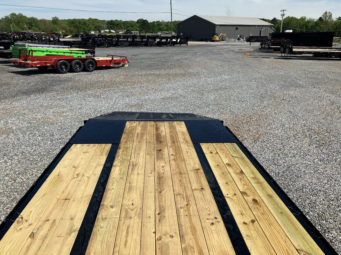 New 2025 Load Trail 102"X32' 30K Hyd Dove Gooseneck Trailer