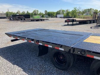 New 2025 Load Trail 102"X32' 30K Hyd Dove Gooseneck Trailer