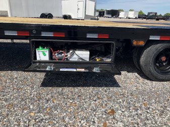 New 2025 Load Trail 102"X32' 30K Hyd Dove Gooseneck Trailer