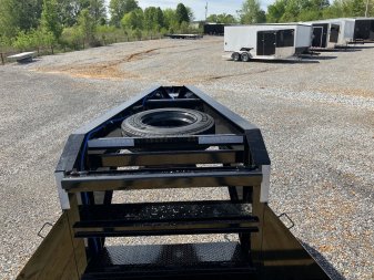 New 2025 Load Trail 102"X32' 30K Hyd Dove Gooseneck Trailer