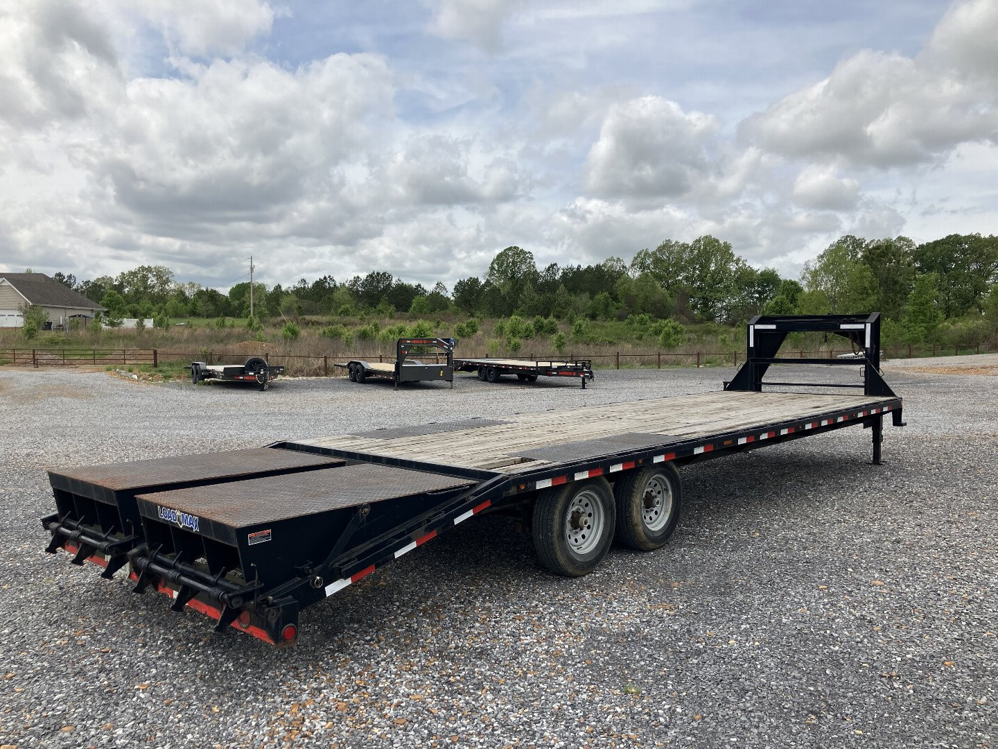 Used 2015 Load Trail 102"X30' 14k Gooseneck Flatbed Trailer