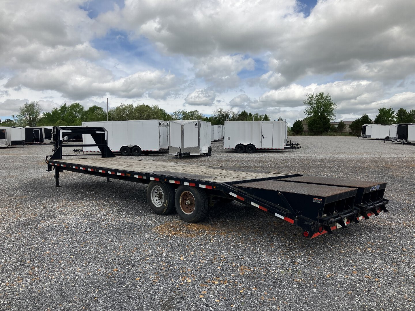 Used 2015 Load Trail 102"X30' 14k Gooseneck Flatbed Trailer