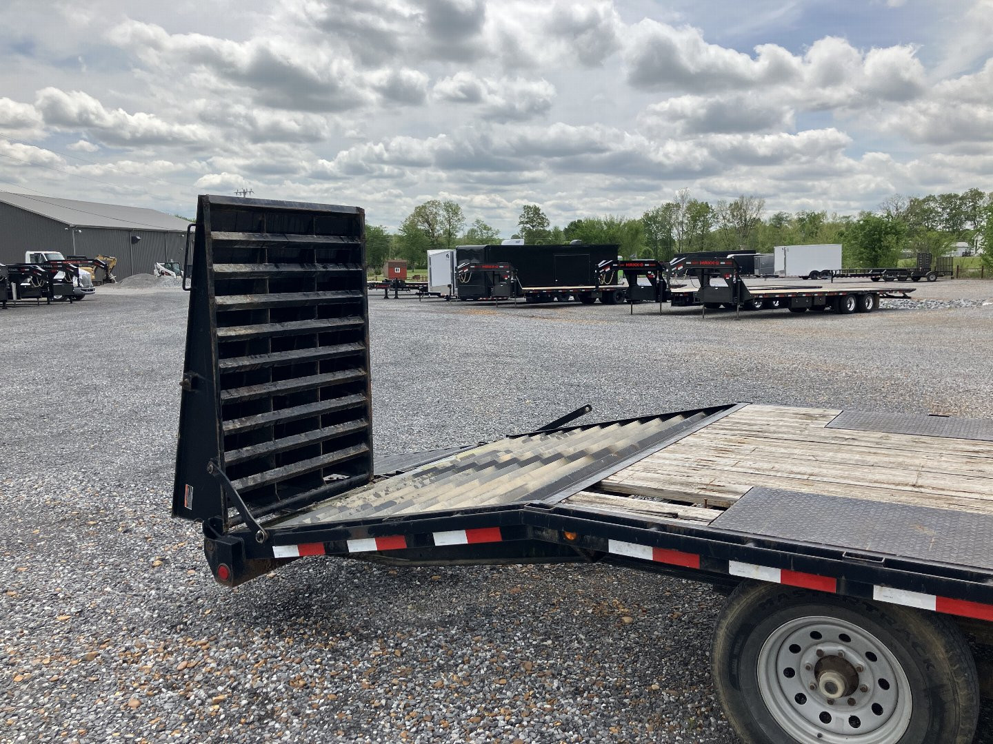 Used 2015 Load Trail 102"X30' 14k Gooseneck Flatbed Trailer