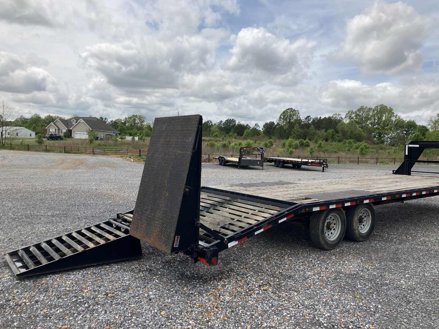 Used 2015 Load Trail 102"X30' 14k Gooseneck Flatbed Trailer