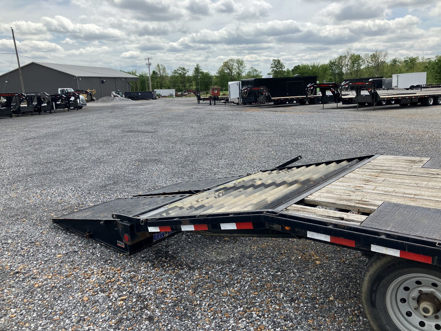 Used 2015 Load Trail 102"X30' 14k Gooseneck Flatbed Trailer