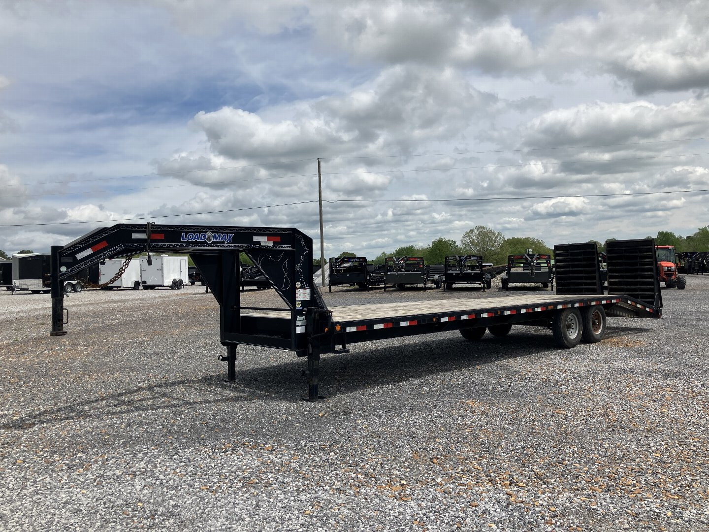 Used 2015 Load Trail 102"X30' 14k Gooseneck Flatbed Trailer