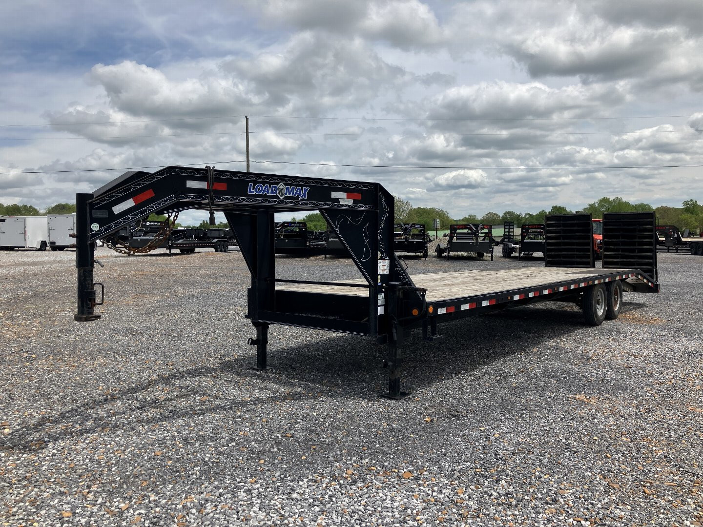 Used 2015 Load Trail 102"X30' 14k Gooseneck Flatbed Trailer