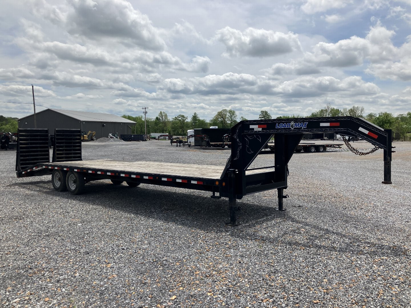 Used 2015 Load Trail 102"X30' 14k Gooseneck Flatbed Trailer