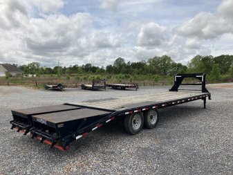 Used 2015 Load Trail 102"X30' 14k Gooseneck Flatbed Trailer