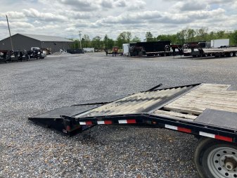 Used 2015 Load Trail 102"X30' 14k Gooseneck Flatbed Trailer