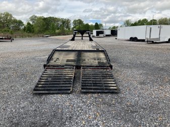 Used 2015 Load Trail 102"X30' 14k Gooseneck Flatbed Trailer