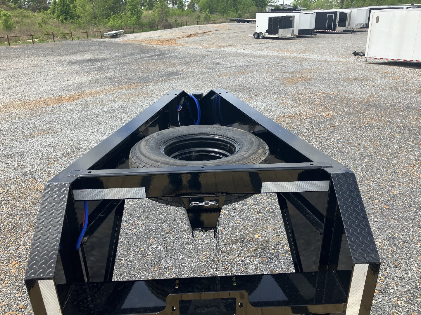 New 2025 MAXXD 102" x 32' 25.9K HYD Dove Gooseneck Trailer