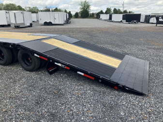 New 2025 MAXXD 102" x 32' 25.9K HYD Dove Gooseneck Trailer
