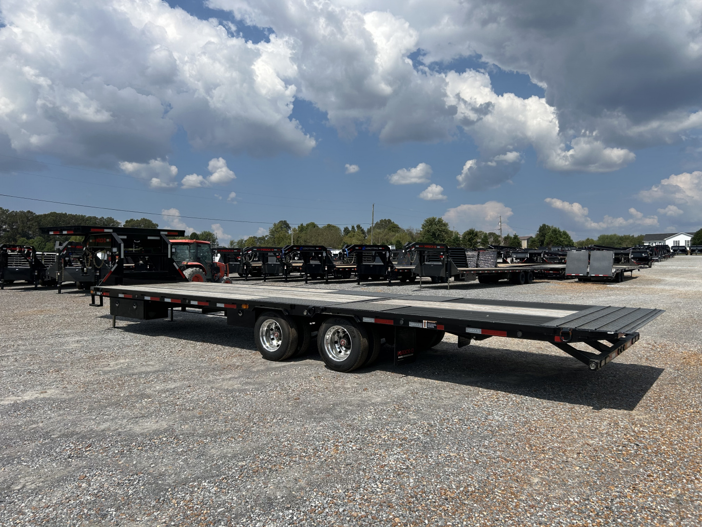 New 2025 MAXXD Gooseneck Trailer | 32' x 102' 30K GVWR