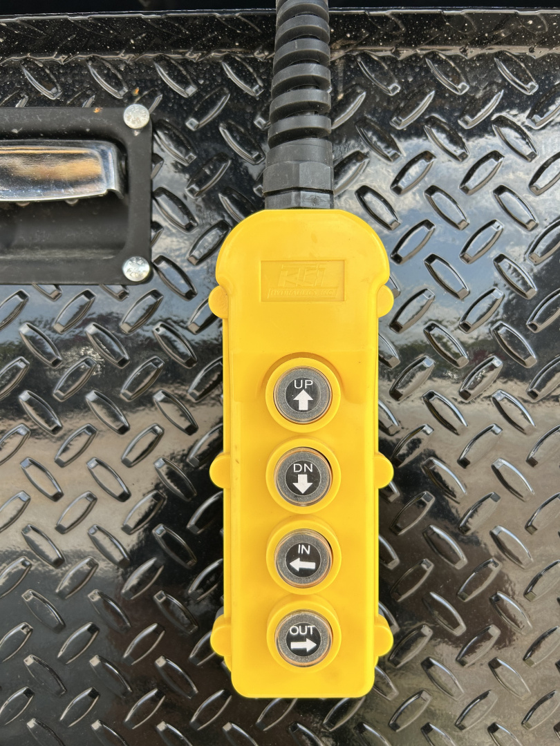 New 2025 MAXXD Gooseneck Trailer | 32' x 102' 30K GVWR